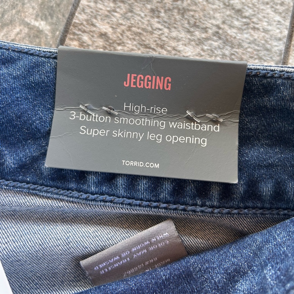 NWT Torrid High Rise Jegging - Picture 9 of 10